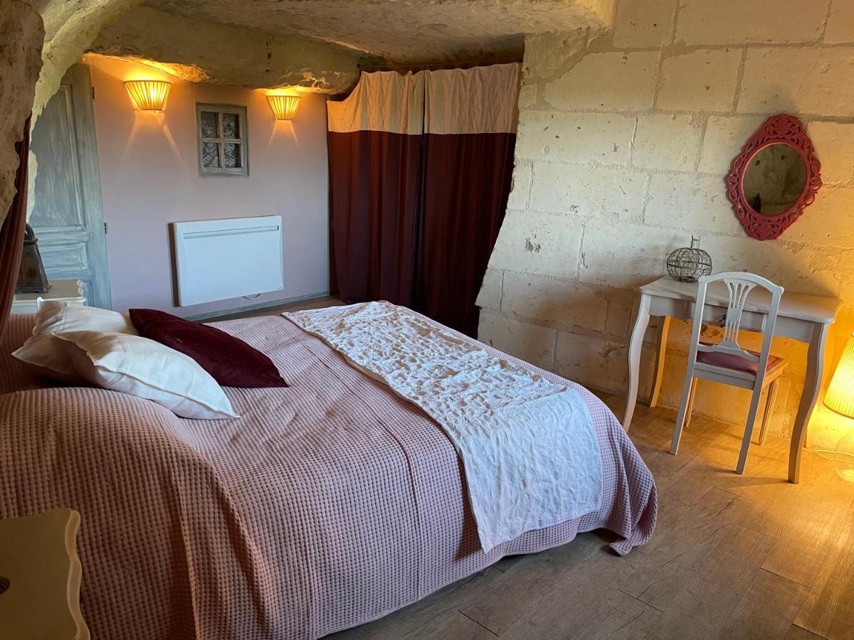 L'Escale Troglo Au Bord De La Loire Villa Souzay-Champigny Exterior foto